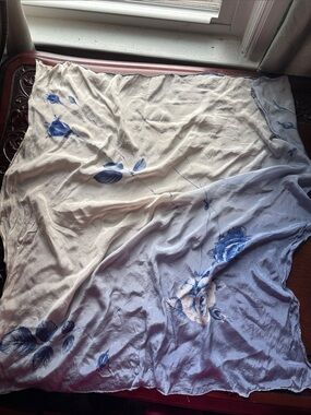 Vintage Floral Blue and Cream Scarf - Elegant Rose Print.